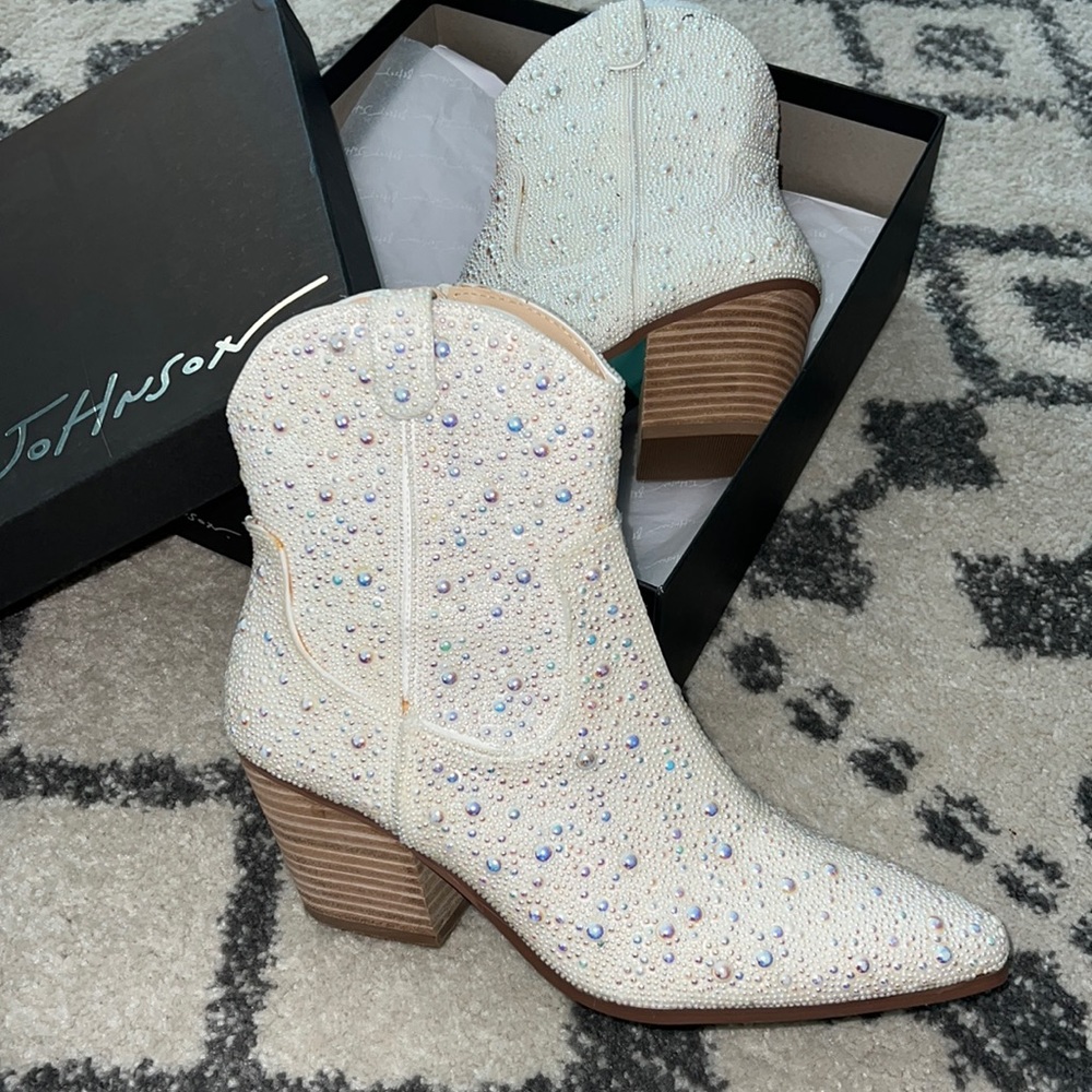 Betsey Johnson Diva Pearl Boot